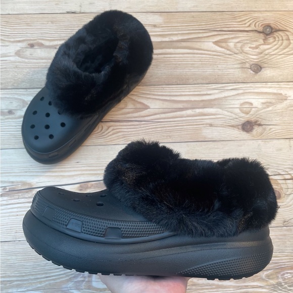 Crocs Furever Crush Fur Lined - Picture 1 of 16